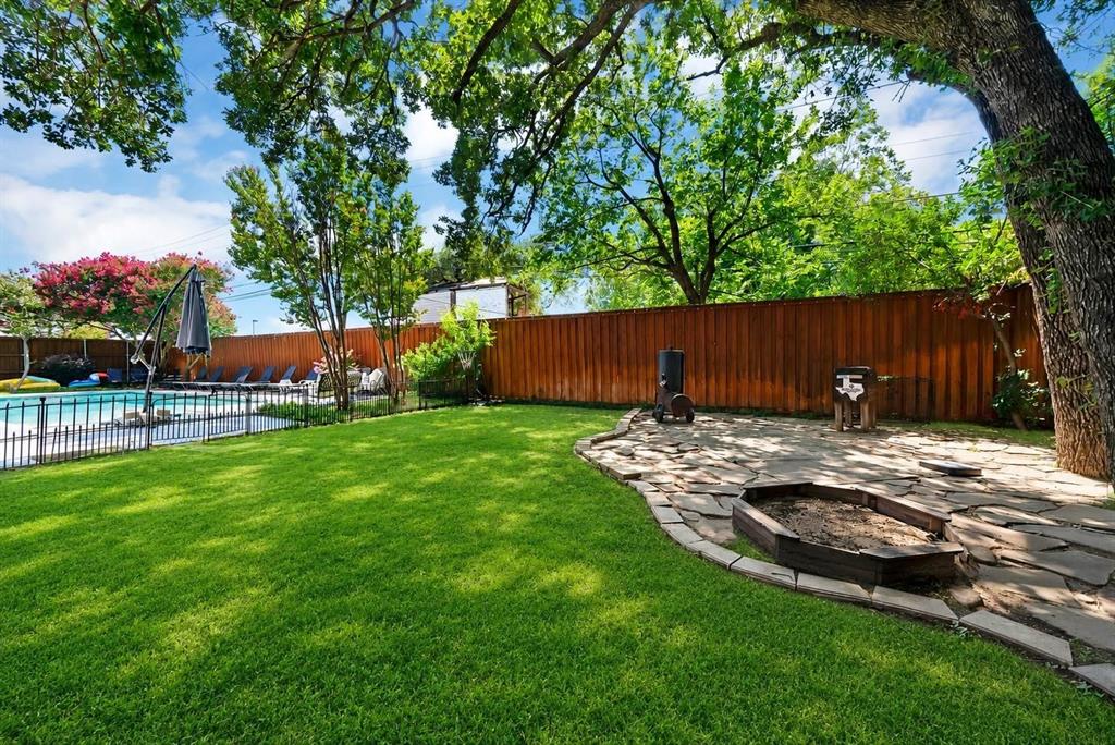 1601 Oak Meadow Drive