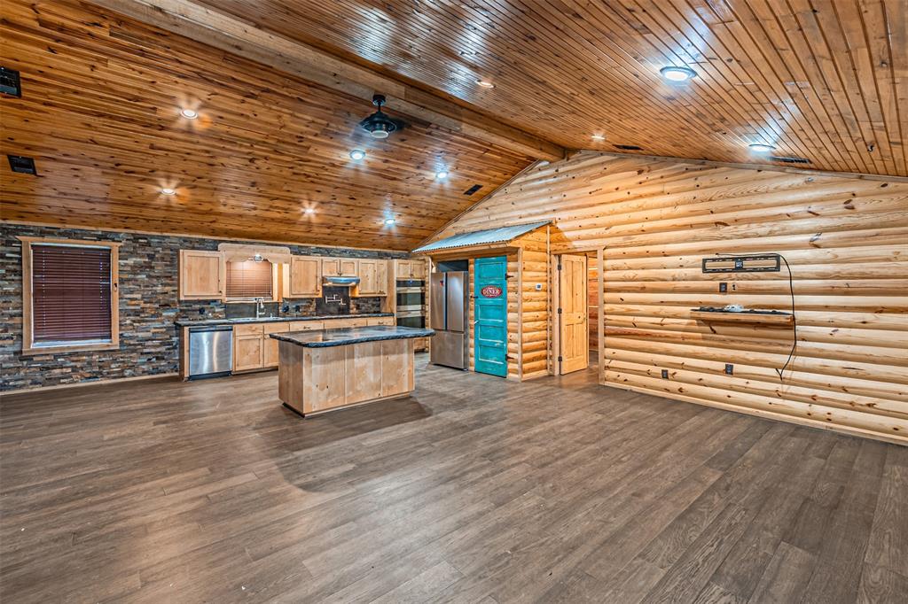 1398 Zagota Crossing Road