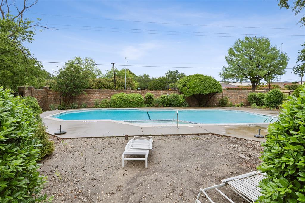 Collin Greene Condo - Residential