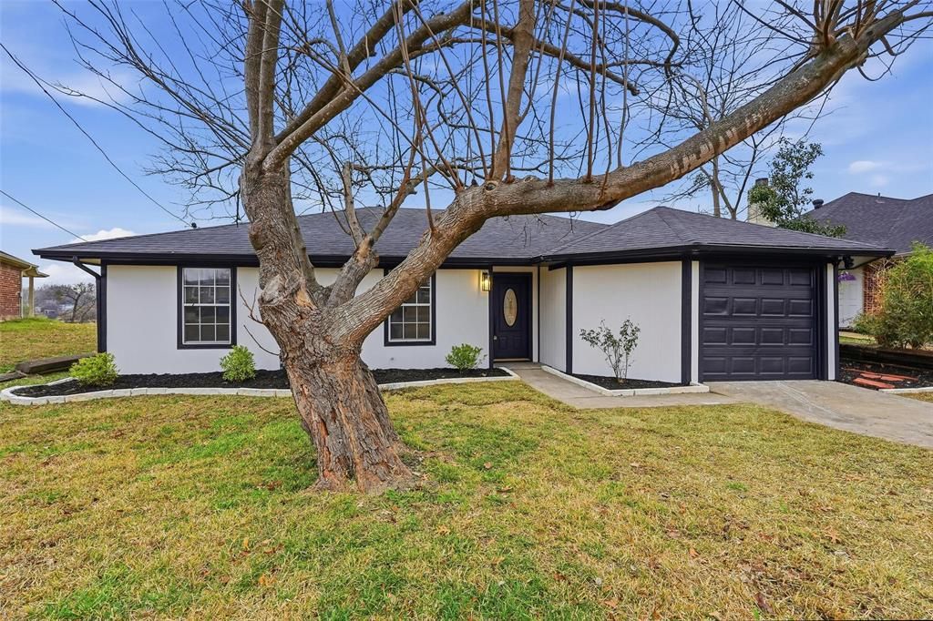 Photo of 763 Lakeside Drive, Rockwall, TX 75032 (MLS # 21186787)