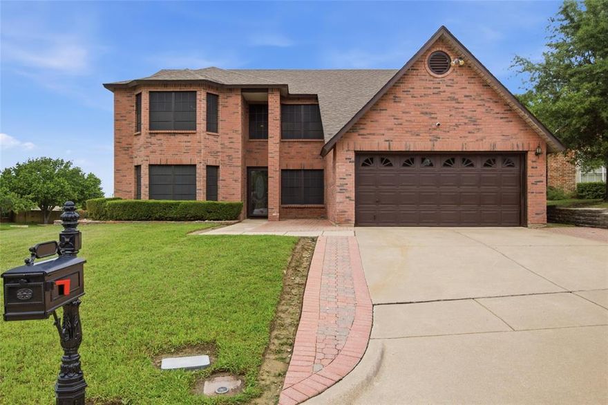 Charming Two Story Brick Home on a Corner Lot in a Gated Community

Welcome to this inviting 4 bedroom, 2.5 bathroom, two story brick home tucked away in a quiet, gated community. Conveniently located less than 15 minutes from downtown Fort Worth and just a few minutes away from easy access to highways 820 and 30. This home is just 5 minutes from the Bridgewood Market Plaza home to great shopping and restaurants. 

Step inside to find a warm and welcoming living area highlighted by a cozy fireplace for relaxing evenings. The home also features a large dining room, great for hosting family gatherings or dinner parties. Outside, enjoy a fully fenced backyard with a green belt behind for maximum privacy. Additional features include a two car garage providing plenty of storage and convenience.