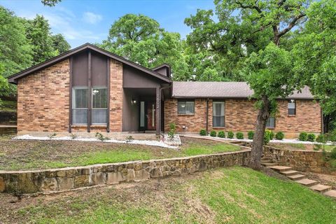 1602 Brunson Court Arlington TX 76012