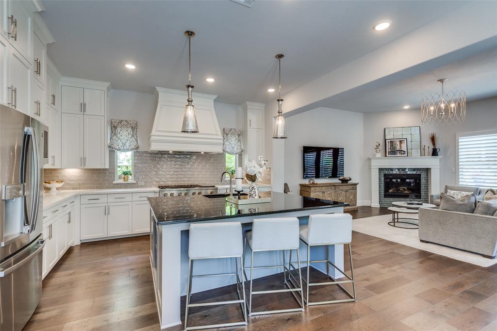 913 Leonard Lane