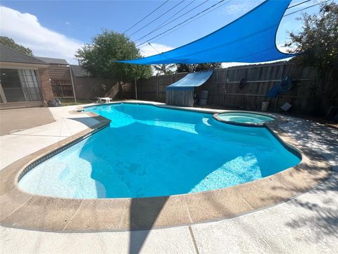 213 Circleview Drive S Hurst TX 76054
