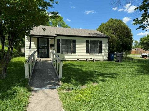 2671 Moffatt Avenue Dallas TX 75216