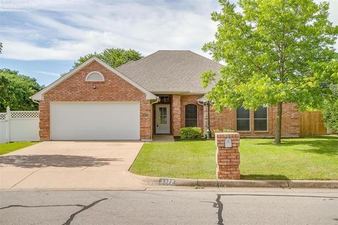 1177 Little Stone Lane Burleson TX 76028