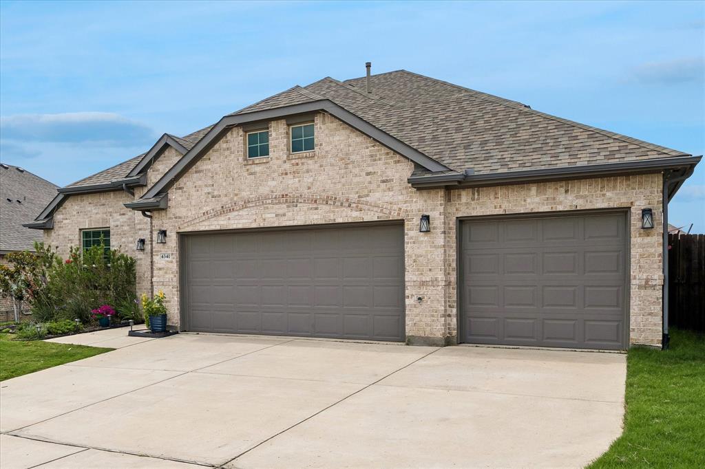 4341 Swallow Drive