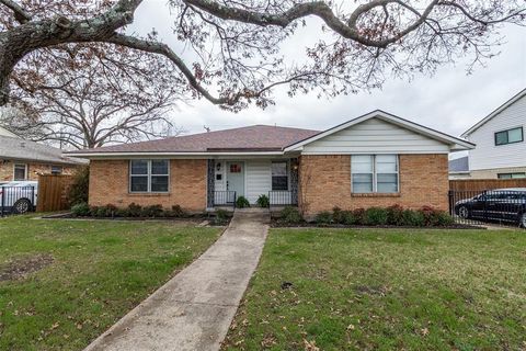 11315-11317 Lochwood Boulevard Dallas TX 75218