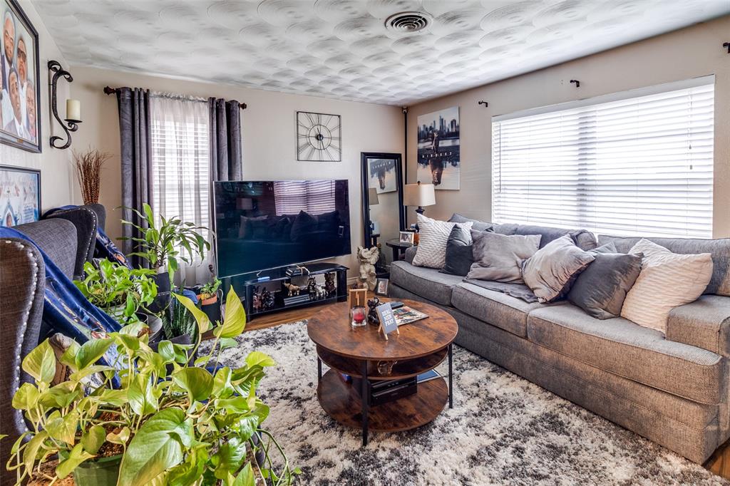 Lochwood Instl Add 03 - Residential Income