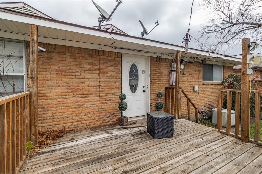 Lochwood Instl Add 03 - Residential Income