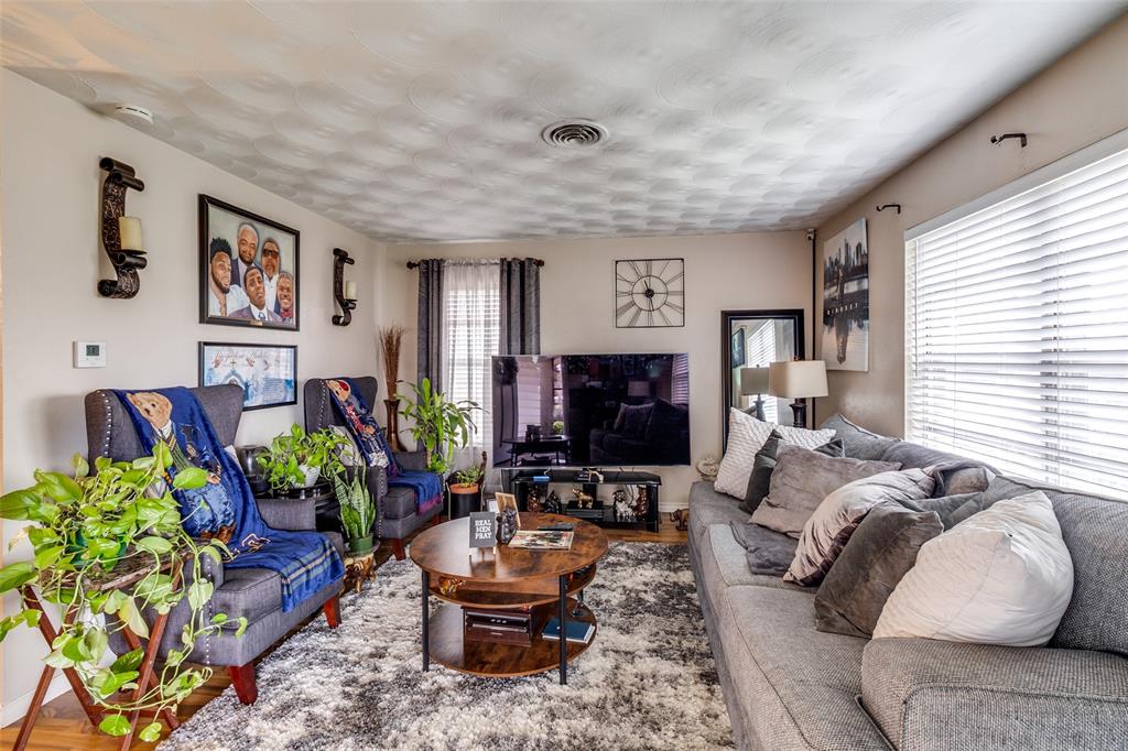 Lochwood Instl Add 03 - Residential Income