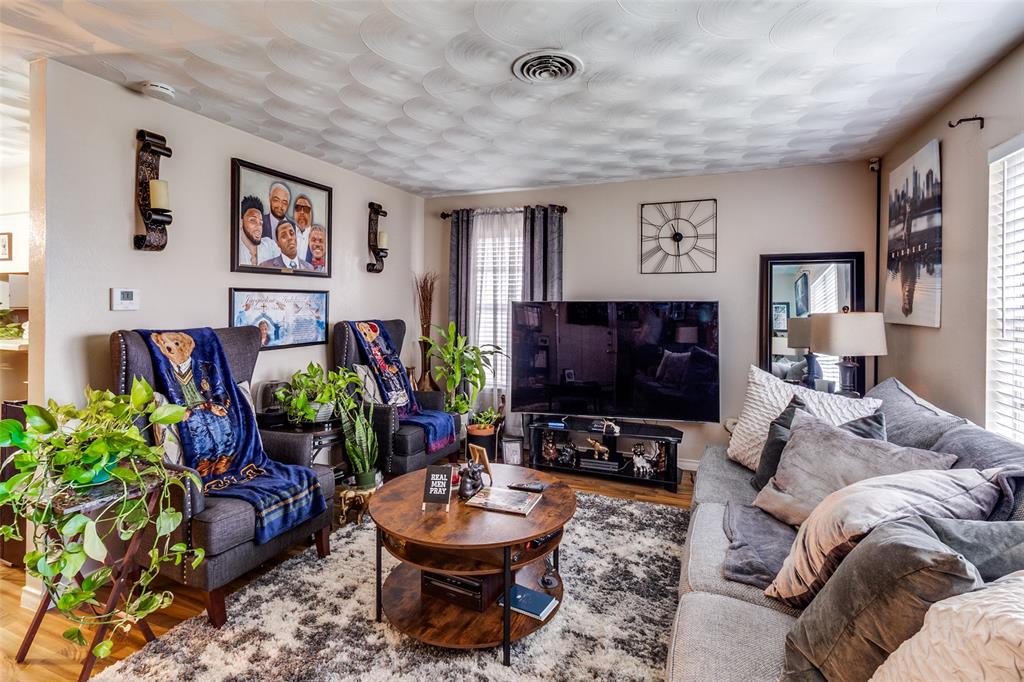 Lochwood Instl Add 03 - Residential Income