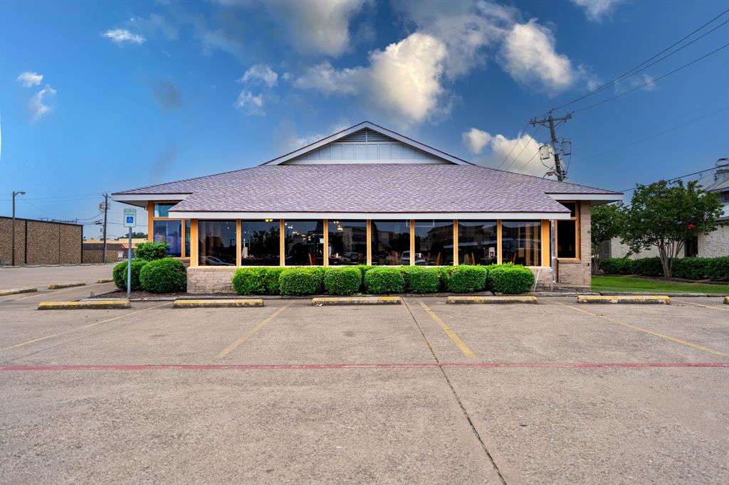 3324 Lakeview Parkway