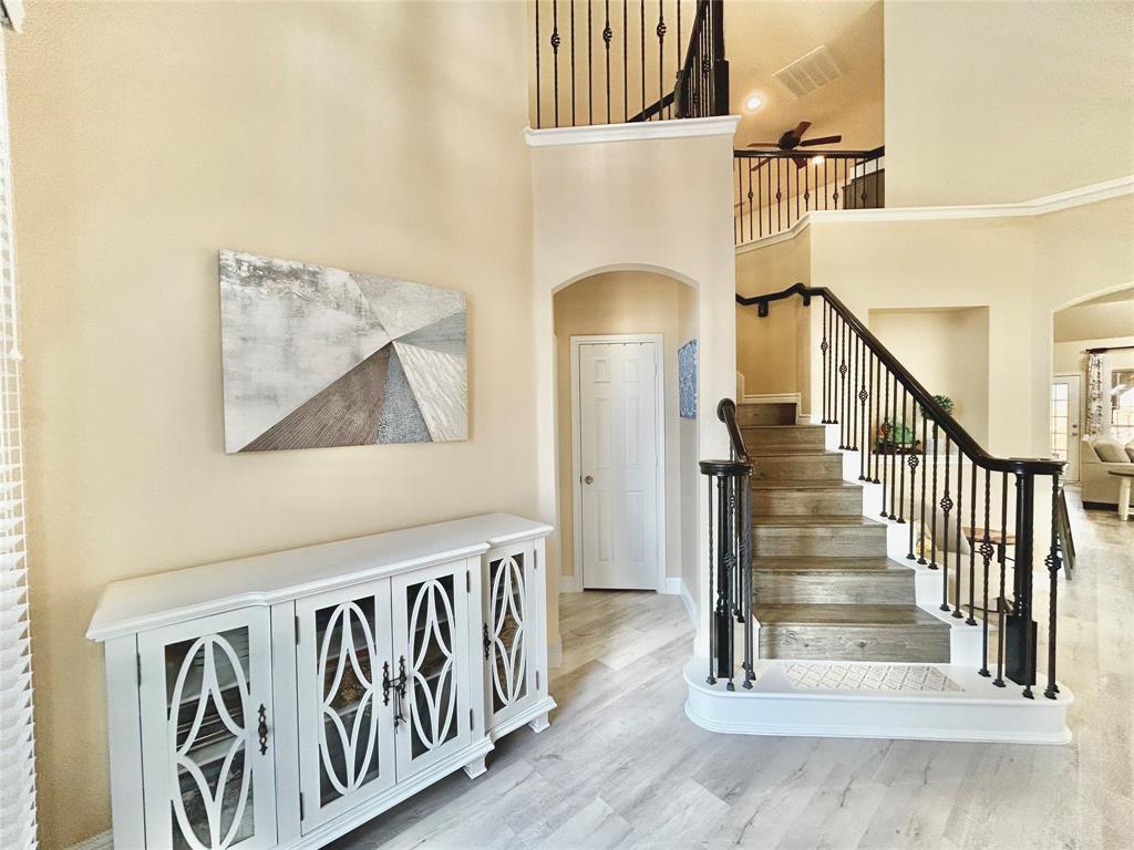 2122 TRICKLING CREEK Drive