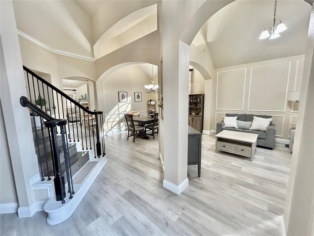 2122 TRICKLING CREEK Drive