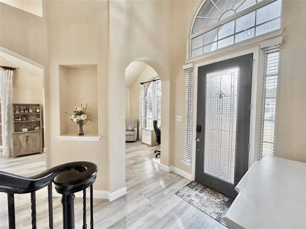 2122 TRICKLING CREEK Drive