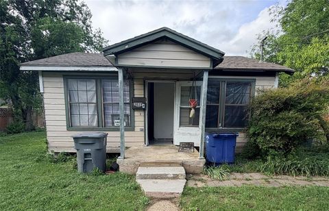 Photo of 3039 Gibbs Williams Road, Dallas, TX 75233 (MLS # 21243712)