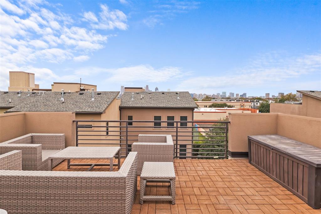 Cityscape Plaza Twnhms Condos - Residential