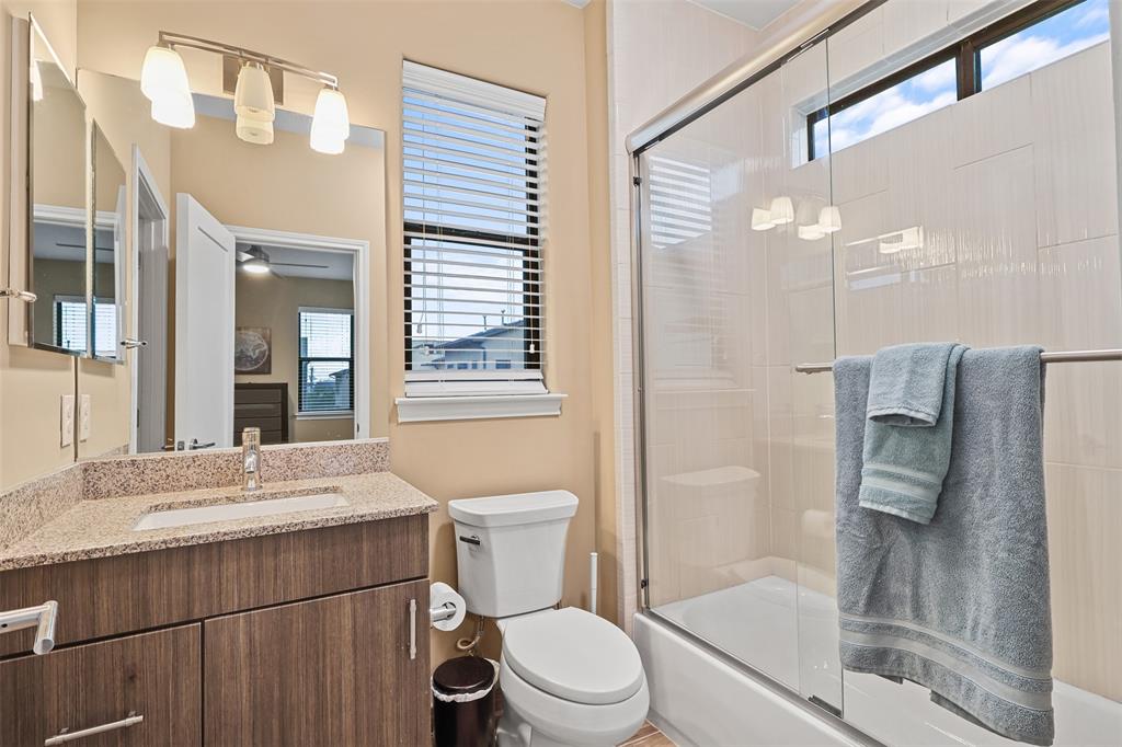 Cityscape Plaza Twnhms Condos - Residential