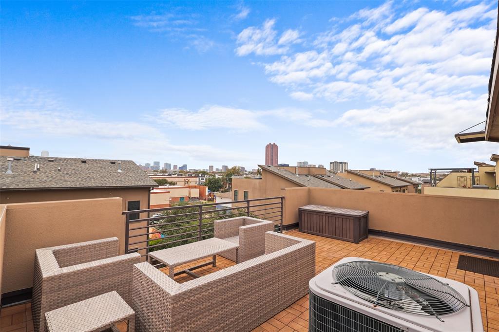 Cityscape Plaza Twnhms Condos - Residential