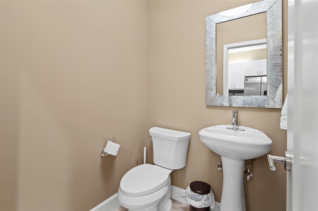 Cityscape Plaza Twnhms Condos - Residential