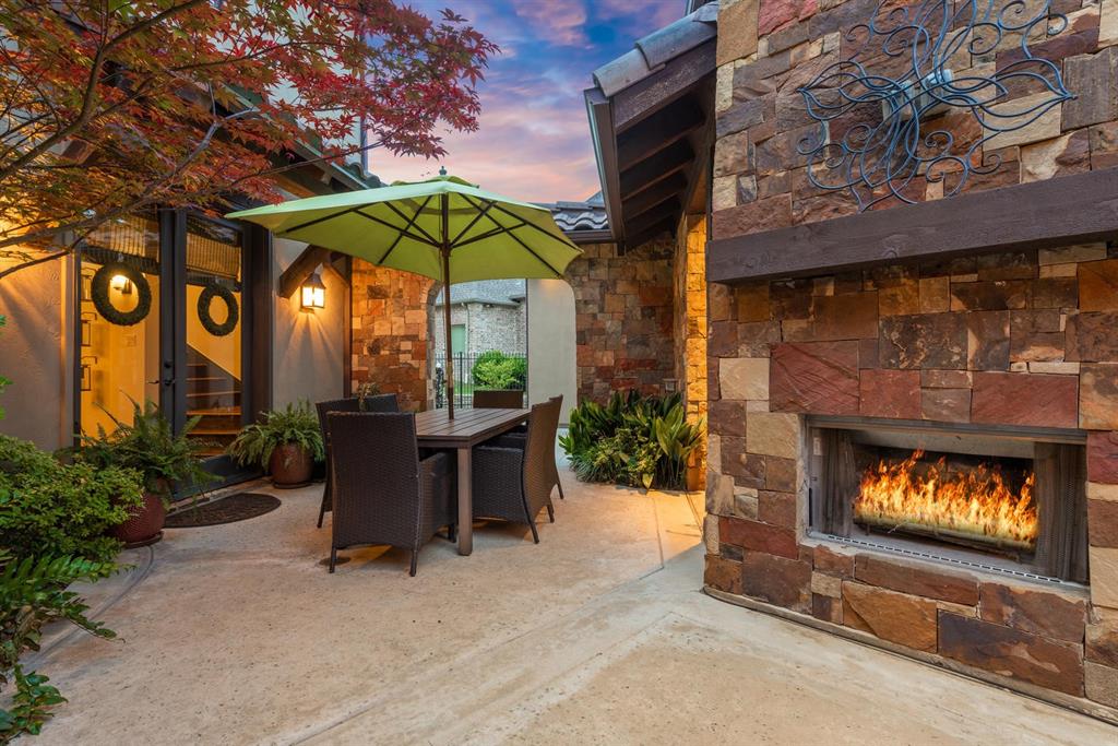 825 Regina Court