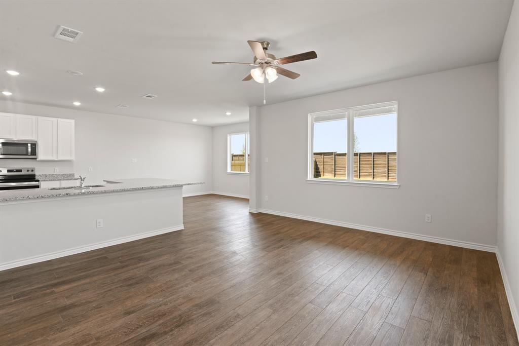 1012 Wingjet Way