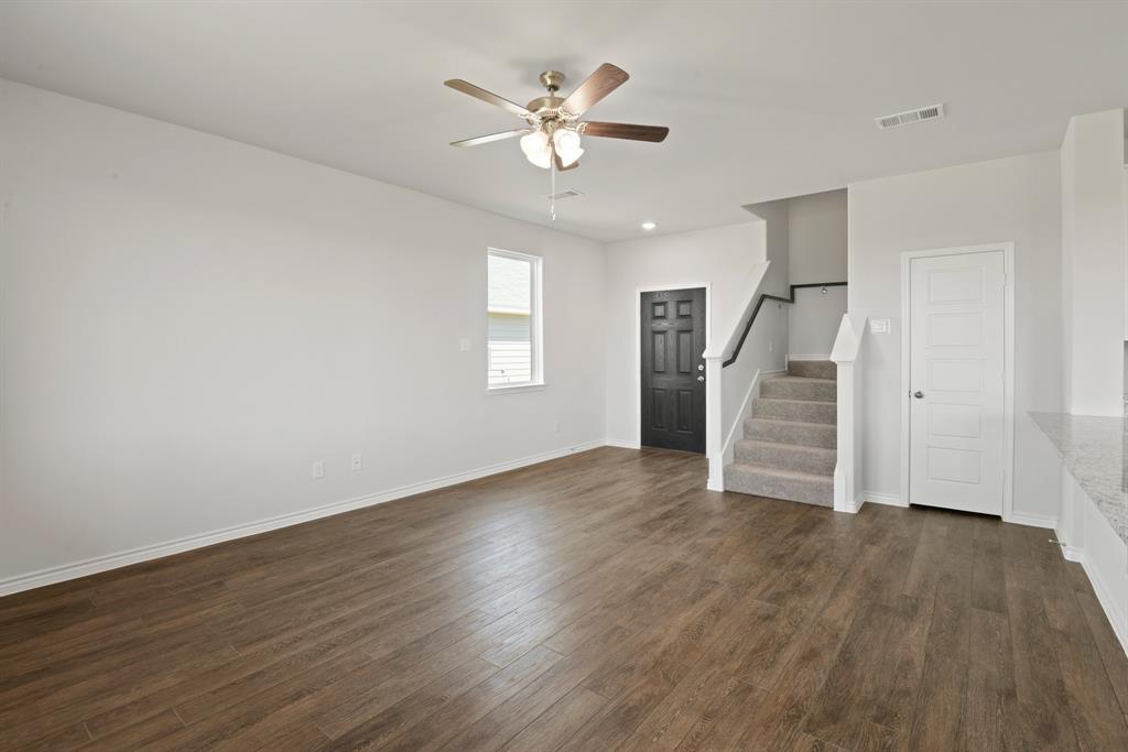 1012 Wingjet Way