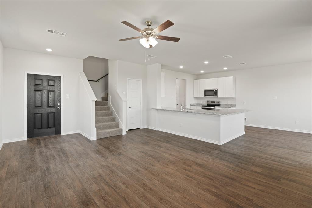 1012 Wingjet Way