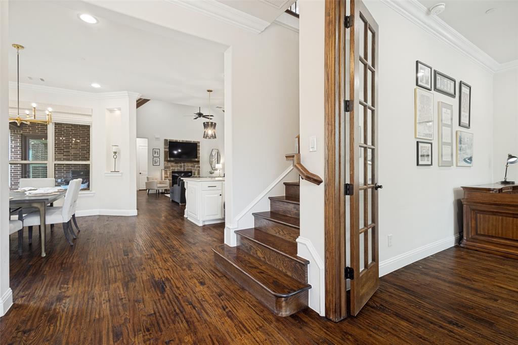 1613 Riviera Lane