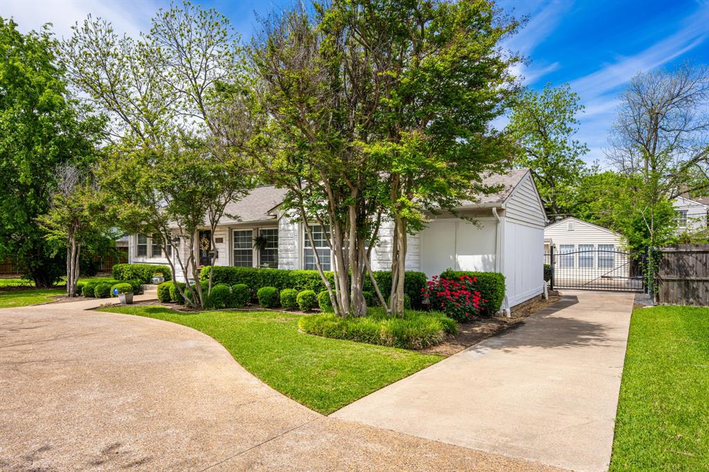 2922 Lovers Lane