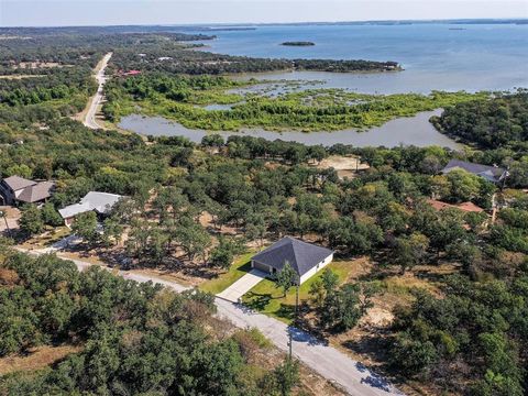 112 Hogan Place Runaway Bay TX 76426