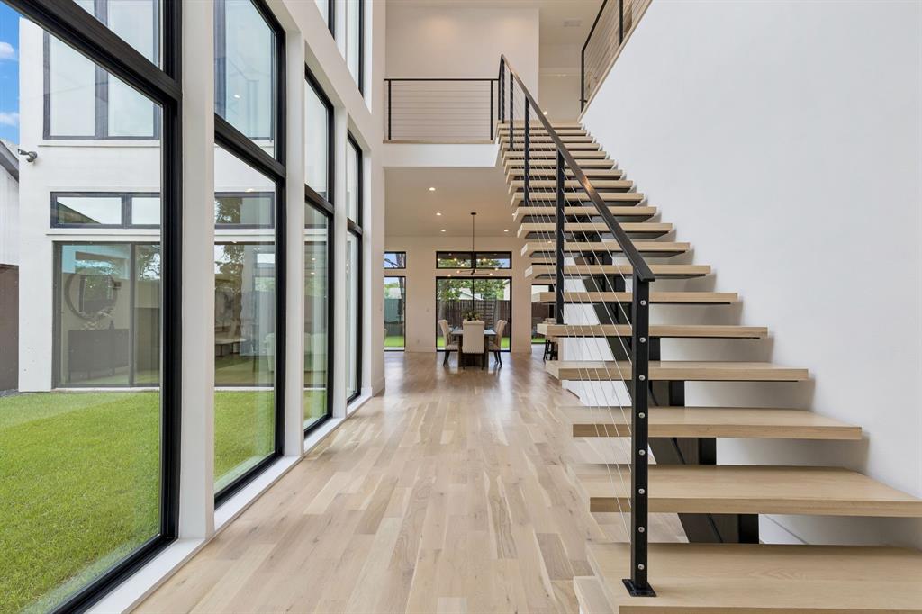 3949 Rochelle Drive