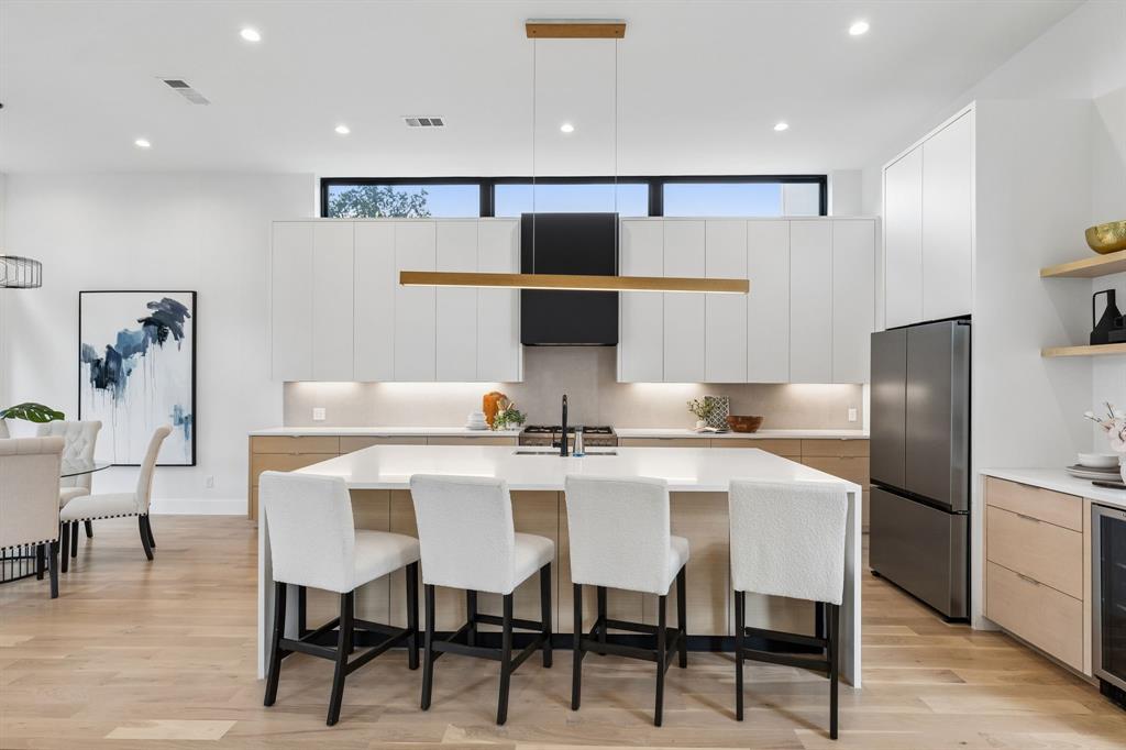 3949 Rochelle Drive