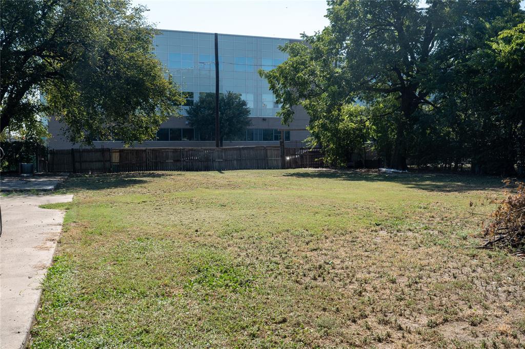 2751 Clarence Street