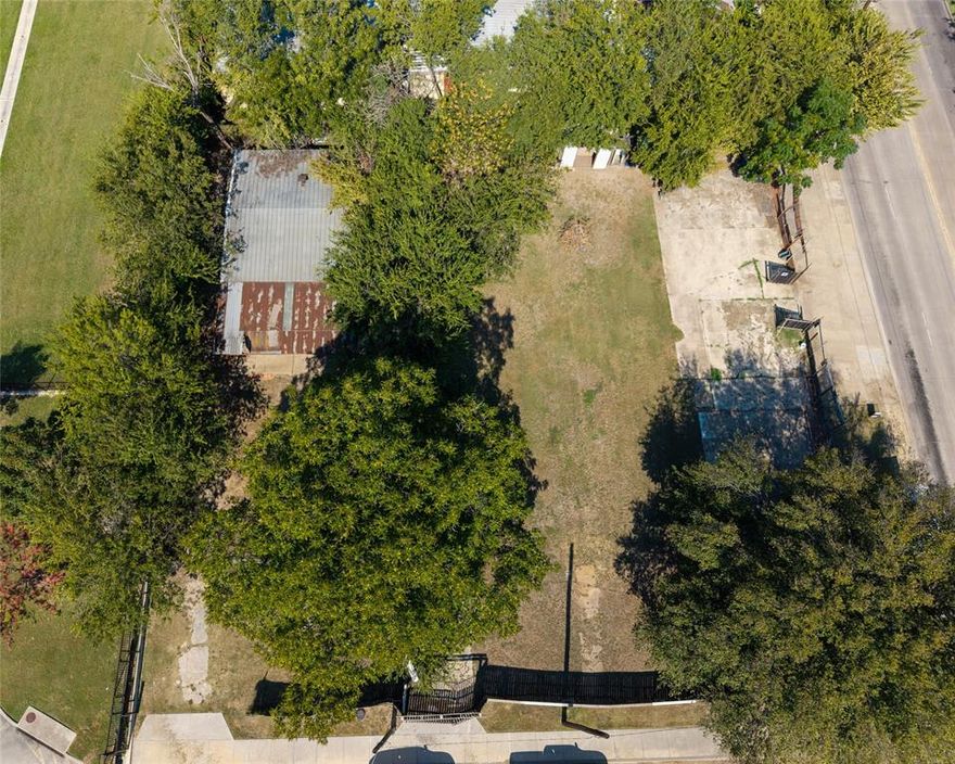 Check out this amazing corner lot located a thriving and evolving area. Originally used for an auto repair shop but can be turned into anything! Situated in the 75212 zip code, in West Dallas, close to Trinity Groves, Design District, and downtown Dallas. Easy access to major roadways, restaurants, cultural spots, and green spaces. Neighborhood atmosphere blends urban vibrancy with residential comfort. The area has fair access to major roads. Interstate 30 is nearby, which provides relatively quick routes eastward toward downtown Dallas. This proximity can make commuting or accessing the city center fairly convenient.