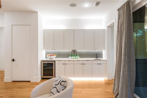 Tiny photo for 3233 Northwest Parkway, University Park, TX 75225 (MLS # 21053448)