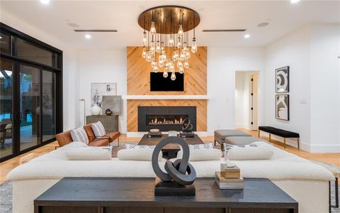 Tiny photo for 3233 Northwest Parkway, University Park, TX 75225 (MLS # 21053448)