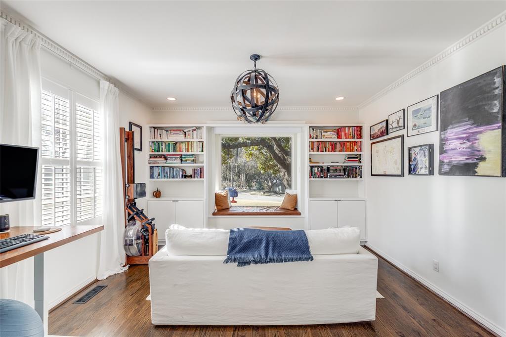 6709 Cliffbrook Drive