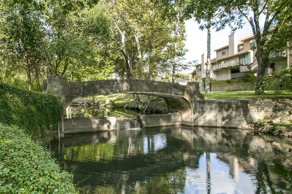 River Oaks Condos - Residential