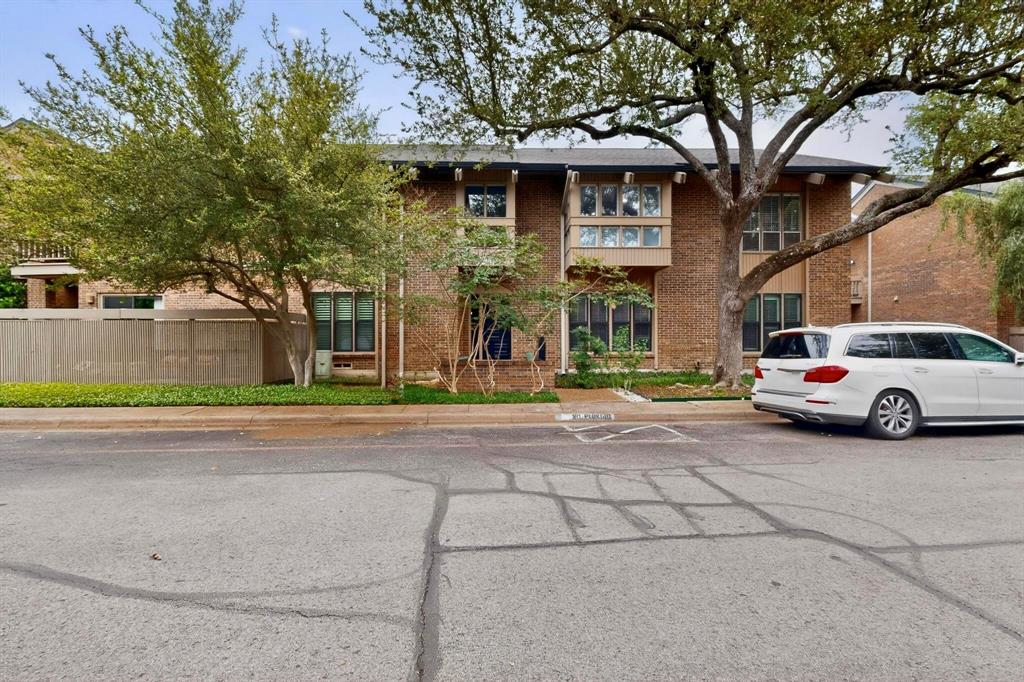 Royal Lane Condo 5800 - Residential