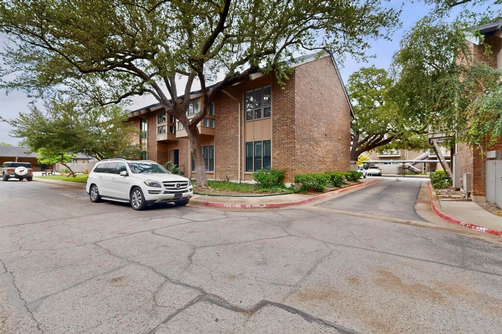 Royal Lane Condo 5800 - Residential
