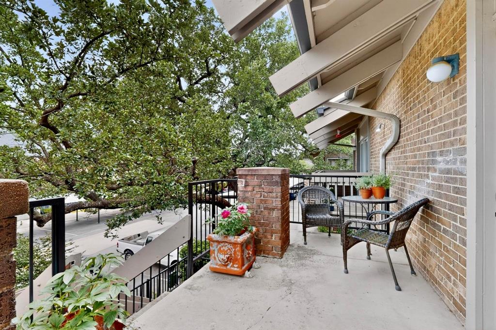 Royal Lane Condo 5800 - Residential