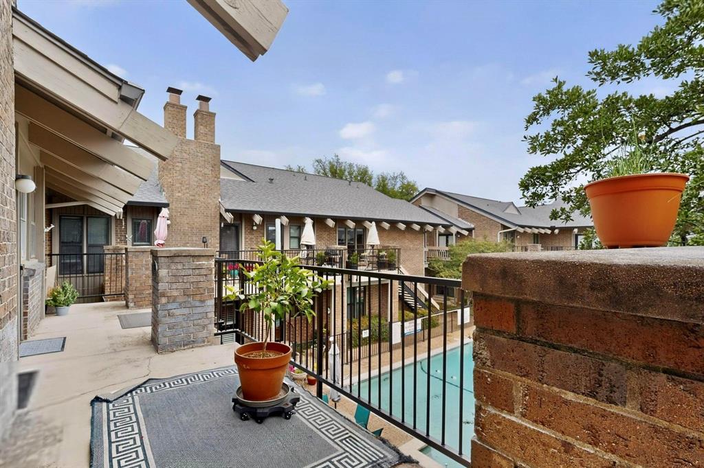 Royal Lane Condo 5800 - Residential