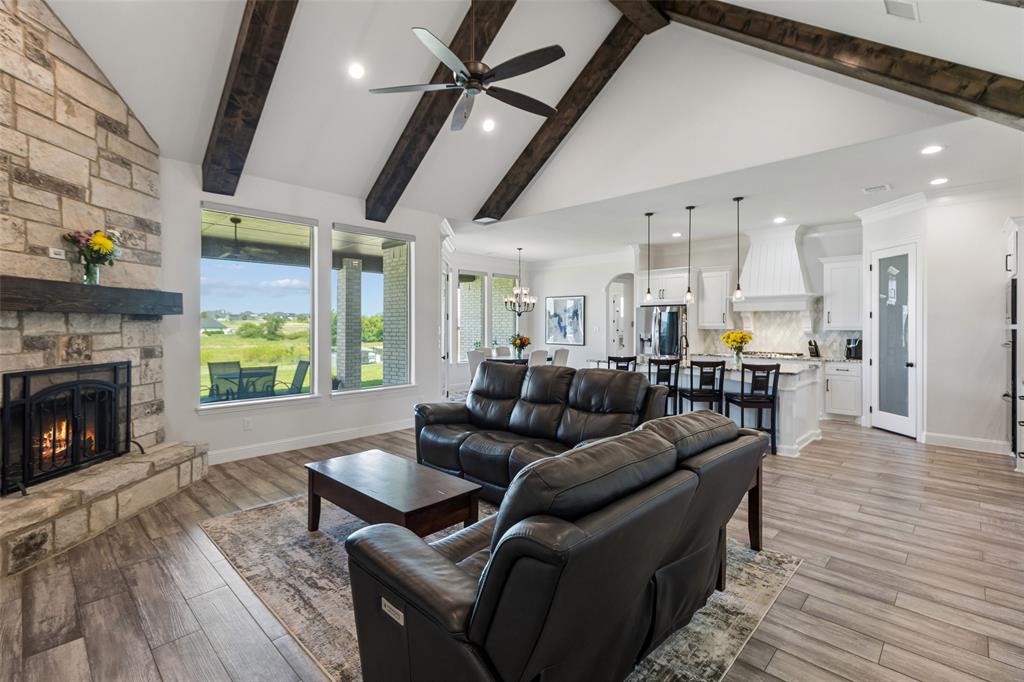1107 Pioneer Crossing