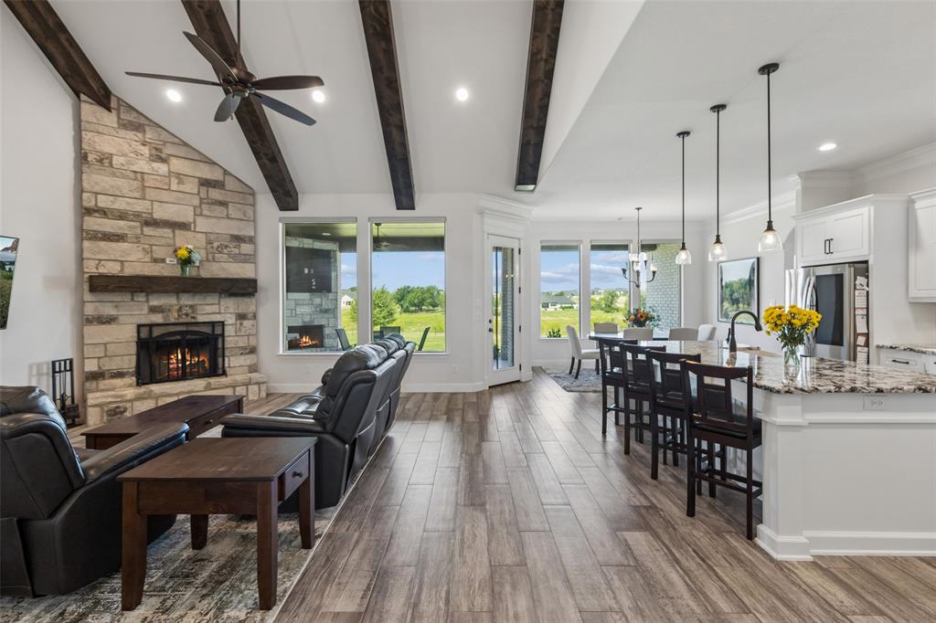1107 Pioneer Crossing
