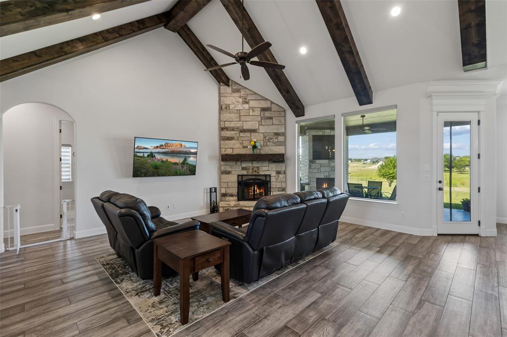 1107 Pioneer Crossing