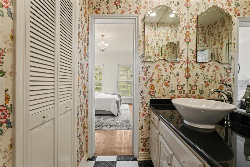 Holland Ave Twnhms 4002 - Residential