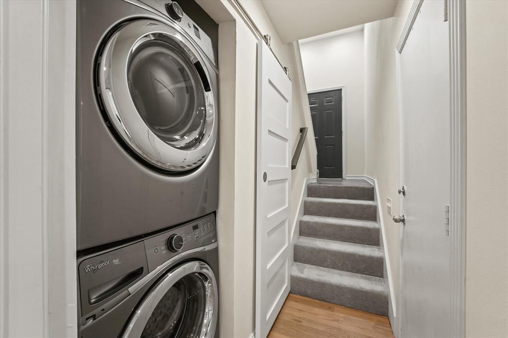 Holland Ave Twnhms 4002 - Residential