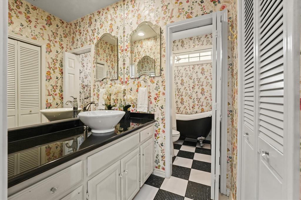 Holland Ave Twnhms 4002 - Residential